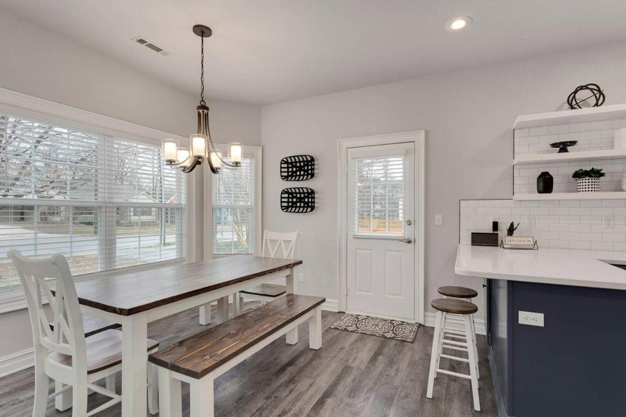 Modern Farmhouse - 2 Minute Bike To Slaughter Pen Trailhead - Dtwn Bentonville Bagian luar foto