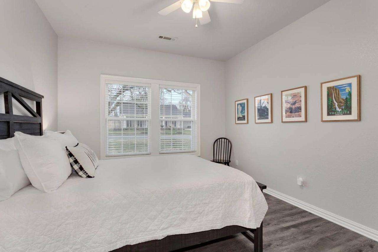 Modern Farmhouse - 2 Minute Bike To Slaughter Pen Trailhead - Dtwn Bentonville Bagian luar foto