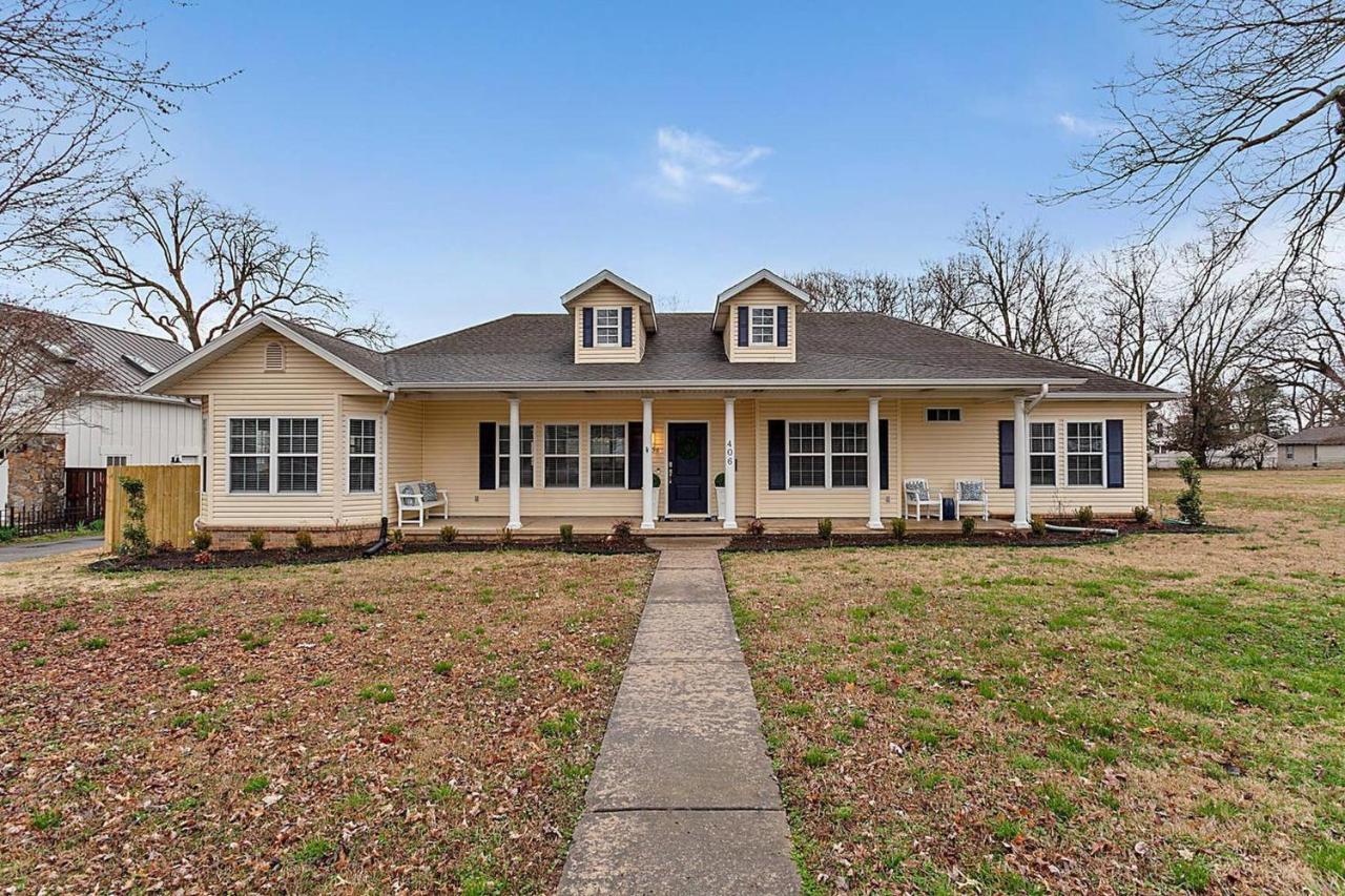 Modern Farmhouse - 2 Minute Bike To Slaughter Pen Trailhead - Dtwn Bentonville Bagian luar foto