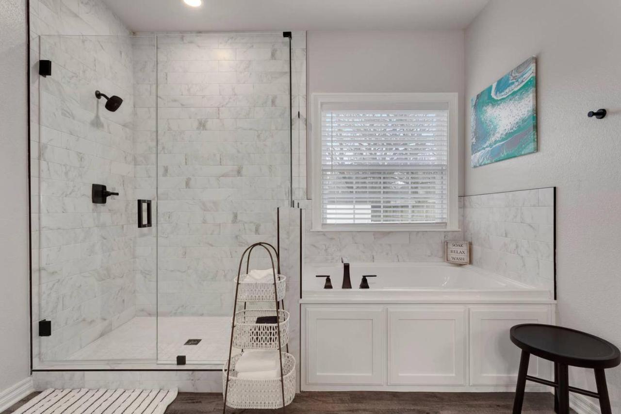 Modern Farmhouse - 2 Minute Bike To Slaughter Pen Trailhead - Dtwn Bentonville Bagian luar foto